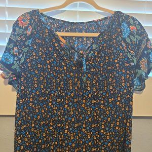 Short sleeve boho shirt.